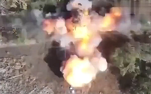 (影) 俄逾10裝甲車突襲頓涅茨克! 無人機、地雷陣大轟炸 士兵白白送命