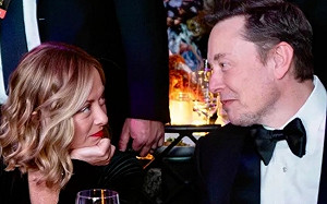 晚宴與義大利總理「深情凝視」搞曖昧? 馬斯克妙回 : 我媽媽也在喔!