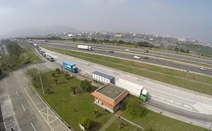 降低貨櫃車超載風險！10月起國道實施動態地磅 逃磅可罰9萬元