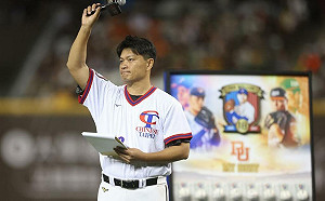 潘威倫「真的不想引退」 帶走遺憾、18號榮耀共享