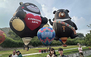 「2024高雄愛．月熱氣球」 高雄熊、喔熊首合體亮相升空 