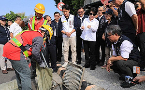 山陀兒來襲  台中上午無風無雨 盧秀燕至低窪地區視察水溝淤清