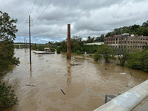颶風海倫襲美6州 多地受災百多人死亡 拜登緊急派千人救援 川普搶先慰問