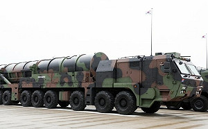 南韓建軍76週年 號稱彈頭重達8噸「玄武-5」首次公開亮相