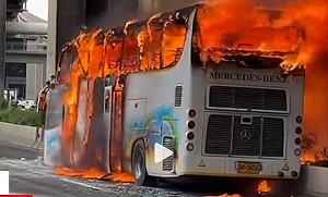 (影) 曼谷校車起火25人慘遭活活燒死 泰總理哽咽落淚表最深切哀悼