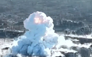 (影) 打不過就丟超重磅炸彈! 烏軍拿回沃夫昌斯克 俄首次用ODAB-9000狂轟