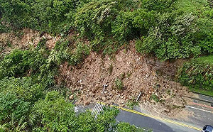 基隆新豐街山崩多車掩埋！民眾早已通報？議員許睿慈曝最新處理進度
