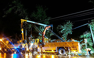 轄區最多停電近8萬戶 台電高雄區處拚早日全數復電