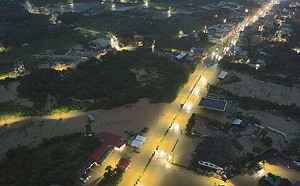 新北金山老街夫婦被水沖走 清晨尋獲兩人遺體