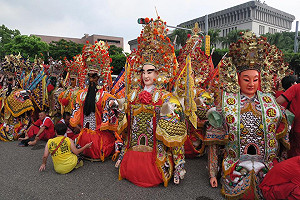 宮主歌手賴銘偉上凱道:台北 北港不一樣