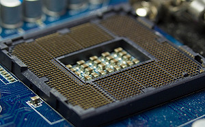 高通4面楚歌   英特爾也來尬一腳