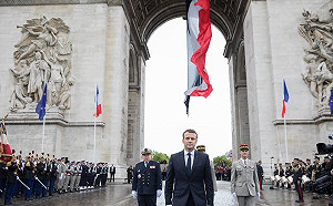 法22年來最大跌幅！馬克宏民調暴跌10%