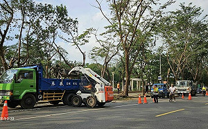 風災重創高雄 近1.7萬戶仍無電 台電：力拚今日全面復電!