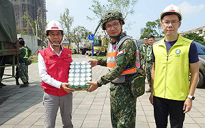 高雄市區主幹道完成樹障排除  仍有818戶停電搶修中