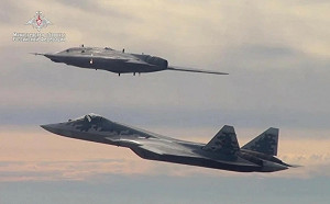 (影) 誤擊? 滅跡? 俄Su-57導彈打下自家S-70忠誠僚機 烏軍忙檢殘骸做這事......