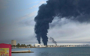 300俄國人撤離！濃煙直竄天際 克里米亞機場、油庫又挨轟