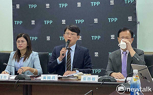 黃國昌左批《鏡週刊》垃圾報導 右嗆《三立》被北檢狠打臉「心虛嗎？」