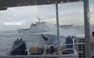 中國先講！控菲公務船闖黃岩島水砲驅離 日海警「瑞穗號」通行遭跟監