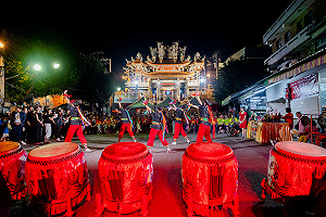 左營萬年季火獅開光點睛!10/8蓮池潭熱鬧登場 李懷仁為高雄祈福
