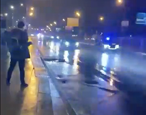(影)普丁有事?三波車隊夜間急衝克里姆林宮 網路傳言四起