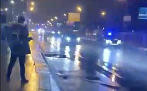 （影）普丁有事？三波車隊夜間急衝克里姆林宮 網路傳言四起