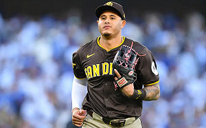 Machado丟球爭議續延燒！教士主帥出面緩頰