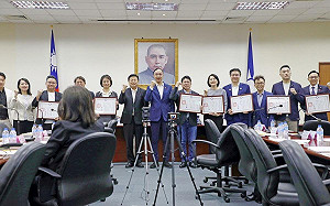 不同意再撥補台電2000億 朱立倫：等同全民都要付出近9000元 