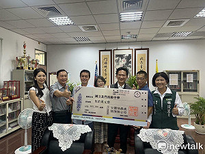 回饋地方造福學子 林俊憲媒合企業捐贈獎學金