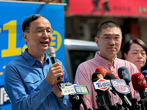 陪謝國樑車掃反罷免 朱立倫喊話民進黨:跨越意識形態