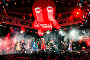 打狗祭兩日湧10萬人潮  日本龐克搖滾氣志團熱演大跳32蹲