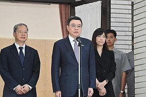 國安會議「擺拍」?卓榮泰:我們認真開會、完全不知有人拍照