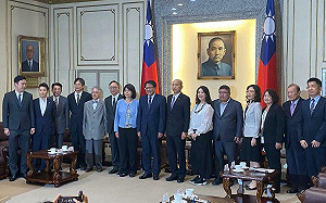 潘孟安拜會韓國瑜：總統盼實質審查人事與預算案