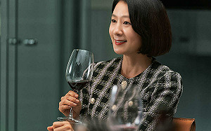 (影)《非普通家族》11/1上映！「百想女王」金喜愛演技大爆發