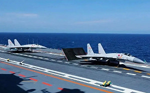 遼寧艦遭雙航母夾擊 殲-15與美戰機纏鬥!  央視曝中美對峙 慘遭網友這樣酸....