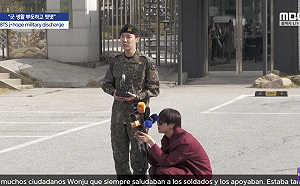 BTS J-Hope退伍！大哥JIN盛裝迎接化身人體腳架