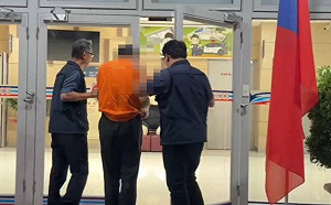 恐嚇許智傑「小心服務處有爆裂物」台北男信義區落網供稱不滿時勢