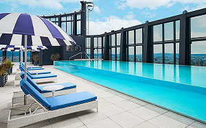 旅展人擠人會有選擇障礙 李方艾美、金鬱金香線上搶購一樣優惠