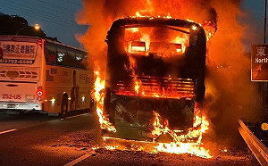 火燒車急疏散43乘客 大都會客運道歉發慰問金：8月剛完成二級保養