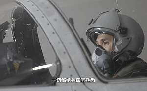 彈射逃生獲救1個月後復飛！ 幻象飛官謝沛勳：很高興回到熟悉崗位