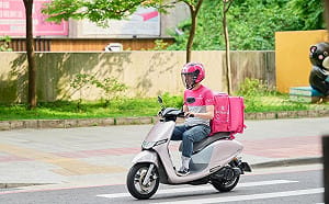 憂外送只剩「兩個Logo、一種選擇」 學生團體籲擋下Grab併foodpanda