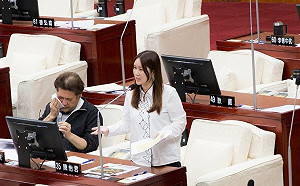 民眾黨爆薪資浮報爭議  議員陳怡君怒轟：帳目不透明、失公信力 