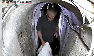 哈瑪斯已故領袖辛瓦新畫面曝光!去年偷襲以色列前先帶妻小躲地道