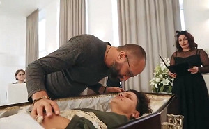 俄羅斯掀起「棺材療法」風潮! 網諷：俄軍士兵都應該體會一下