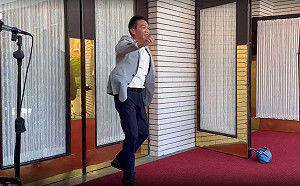 許智傑立院跳24蹲 葉元之傻眼：是不是壓力太大了？