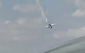 新墨西哥州航展墜機失事 《捍衛戰士：獨行俠》特技飛行教練殞命