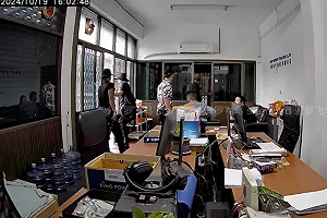 (影) 中國主謀泰國擄人勒索中國人!5持槍匪徒綁架2男勒索千萬 嫌犯機場被捕