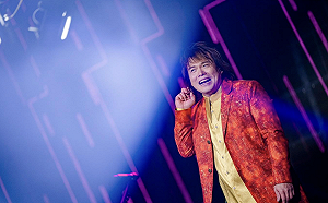 遭葉珂酸歌曲猥瑣「伍佰回應了」？音樂博主闢謠：是假消息