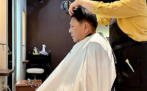 總統府理髮廳經理是屏東人　潘孟安：同來台北打拚格外親切