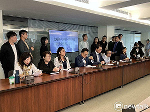 橘子滯日遭通緝 黃國昌嗆:國家機器權力掌握誰手上?北檢傳名嘴啊