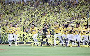 兄弟總冠軍賽4勝1敗擊退獅拋彩帶 奪隊史第10冠
